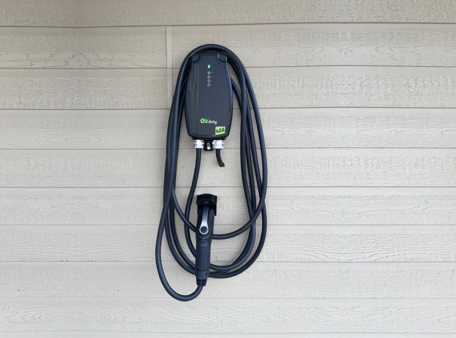 Le Motel Marie-Dan Passe à l’Électrique : Une Borne de Recharge Pour Mieux Vous Servir